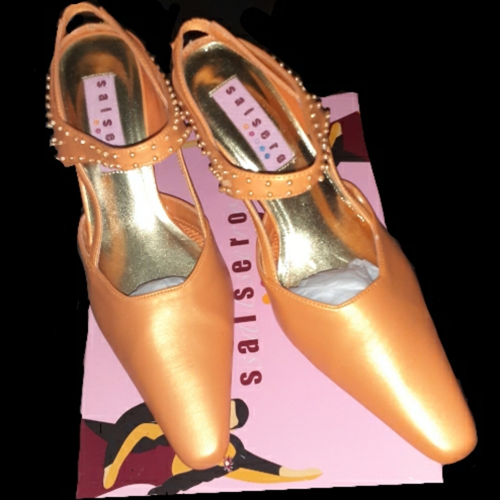 Salsero closed toe sling back heels